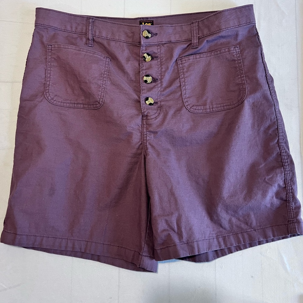 Lee Women’s Shorts Sz 16 Like New!